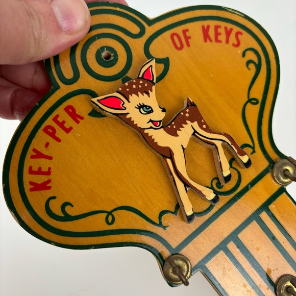 Vintage wooden key shaped wall plaque-fawn deer/key keeper - Picture 5 of 8